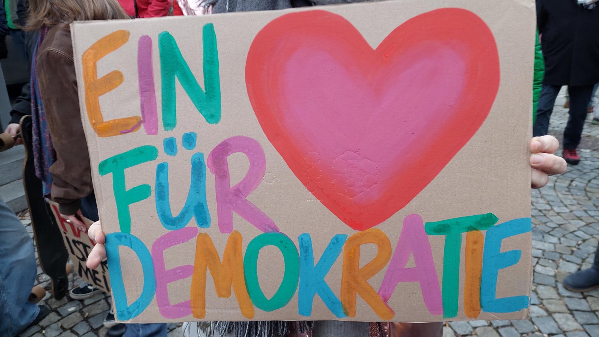 Ein Herz für Demorkatie